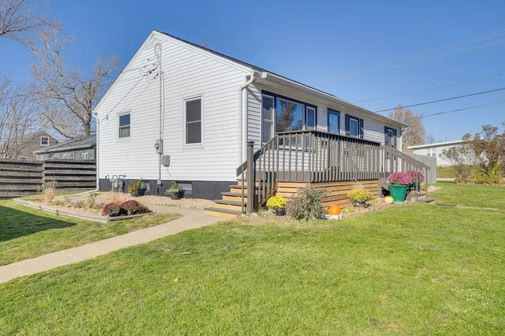 Pet-friendly Hiawatha Retreat w/ Private Yard!