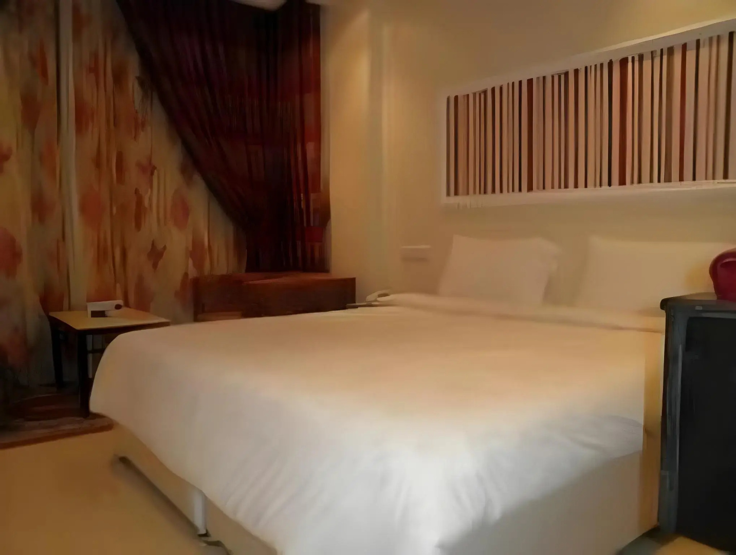 Marina Royal Hotel Suites