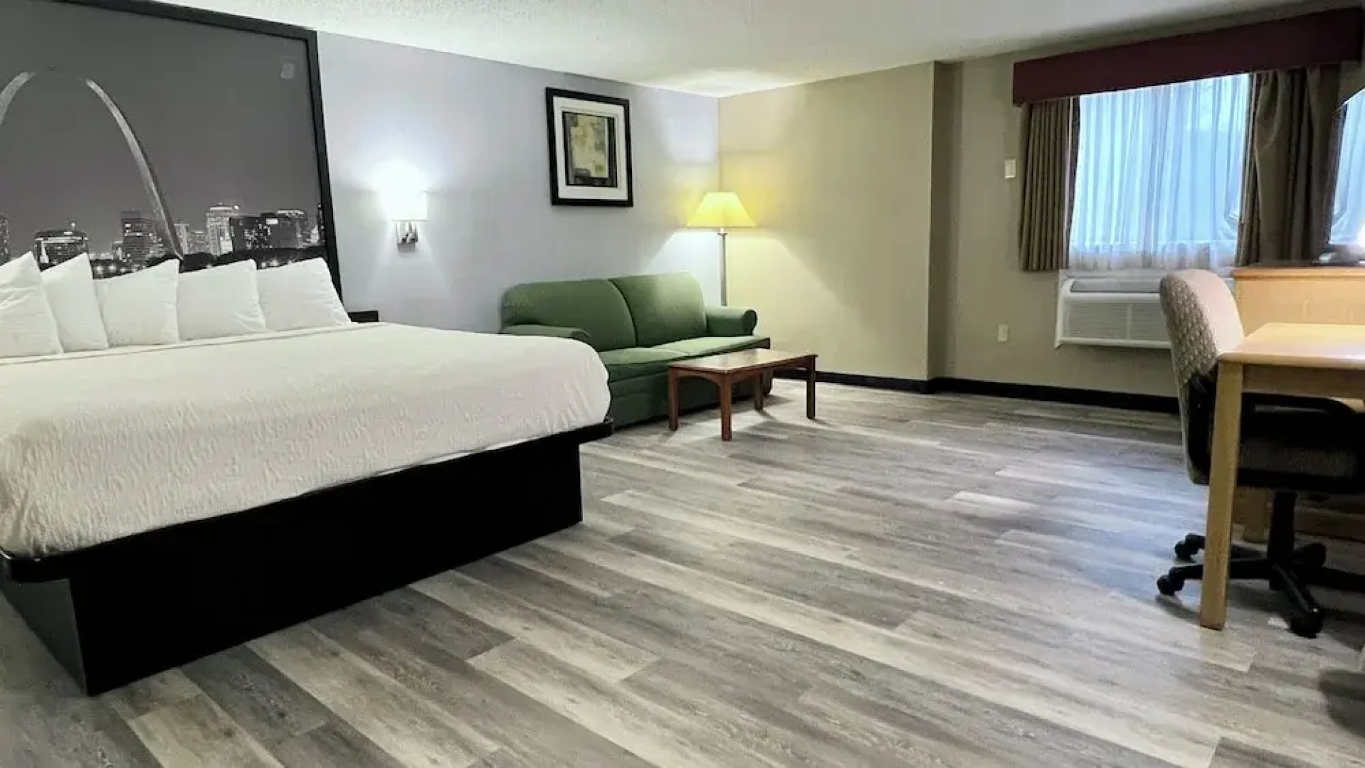 Super 8 Motel - St. Clair