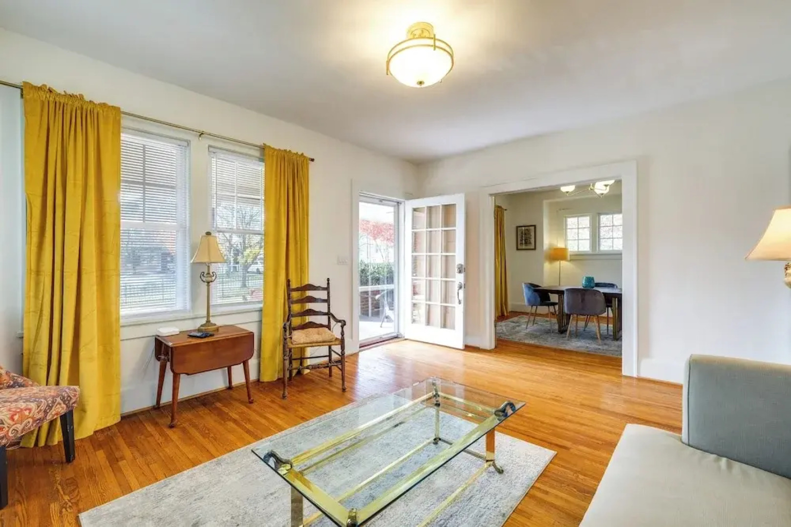 Walk to The Grandin Theatre: Roanoke Unit w/ Yard!