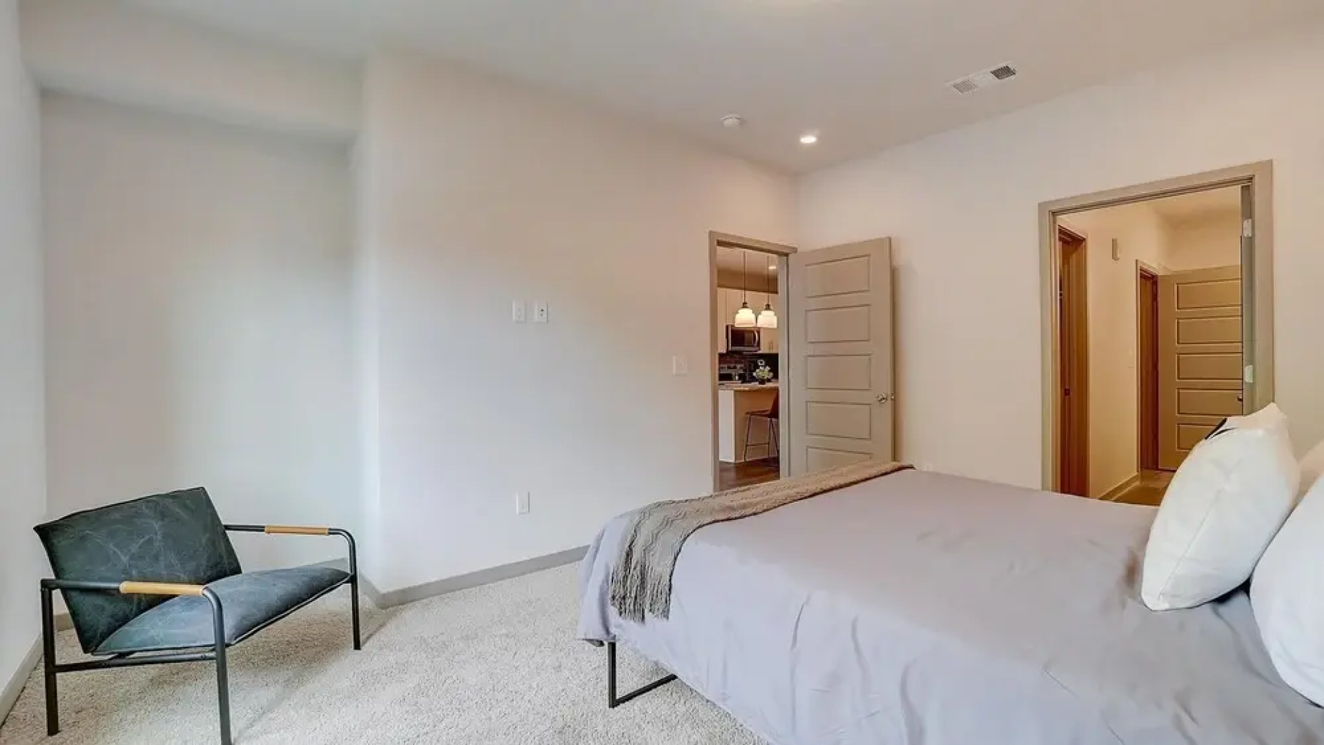 FRONTDESK Axel Row Apts Avondale Birmingham