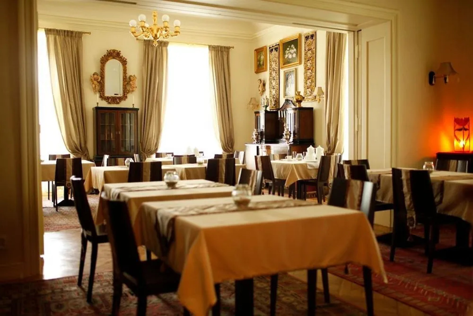 Pałac Alexandrów Wrocław Airport