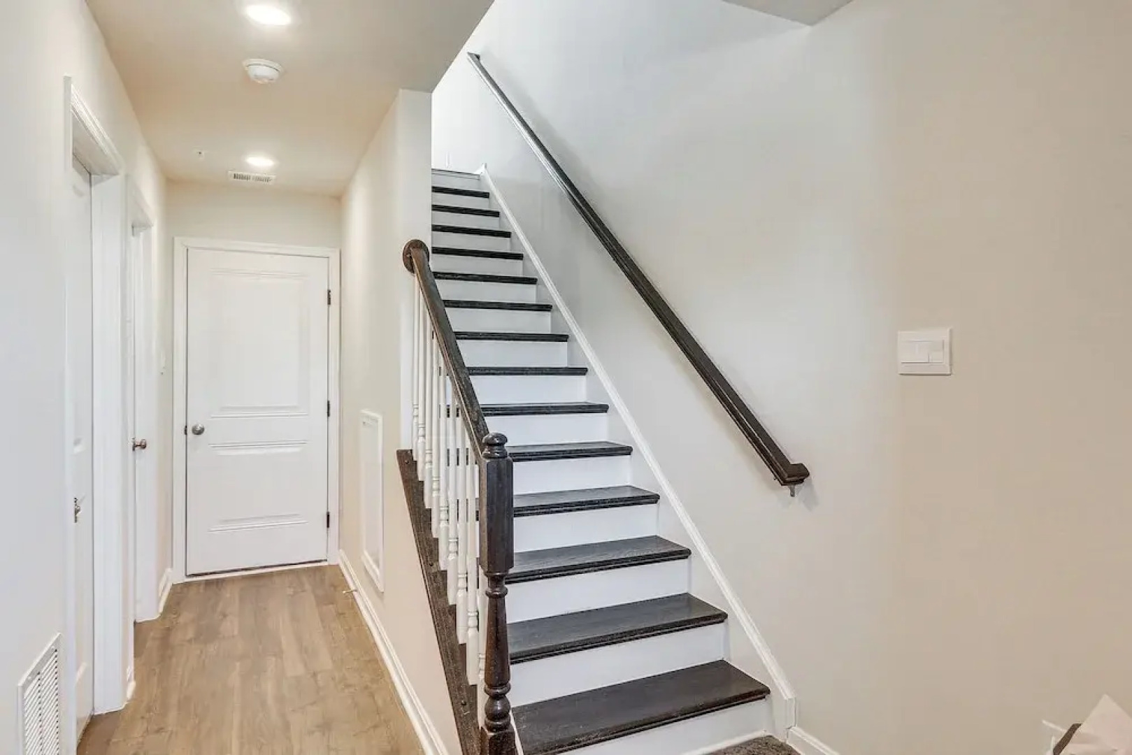 2 Mi to Dtwn Frederick: Updated Townhome