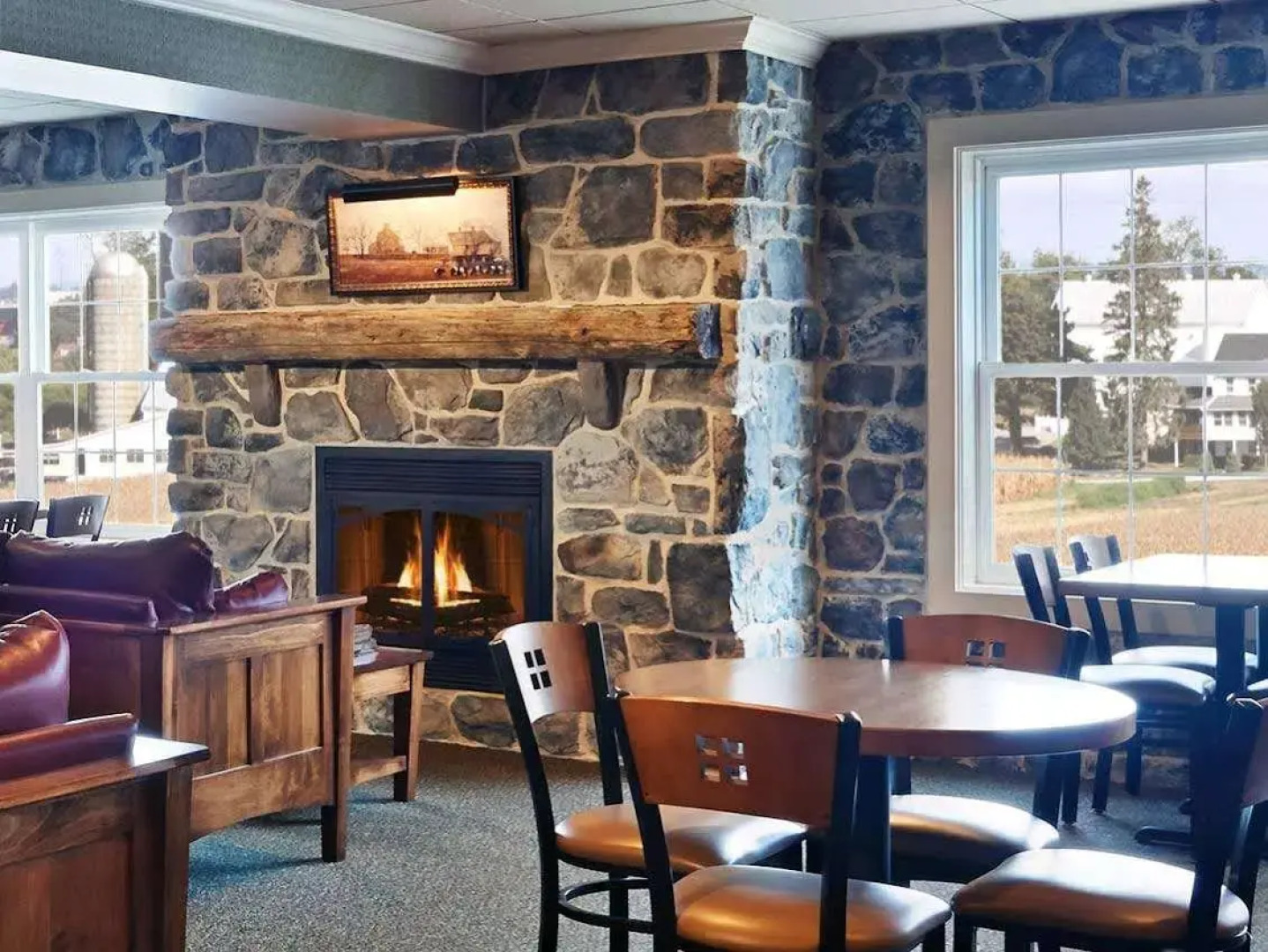 AmishView Inn and Suites