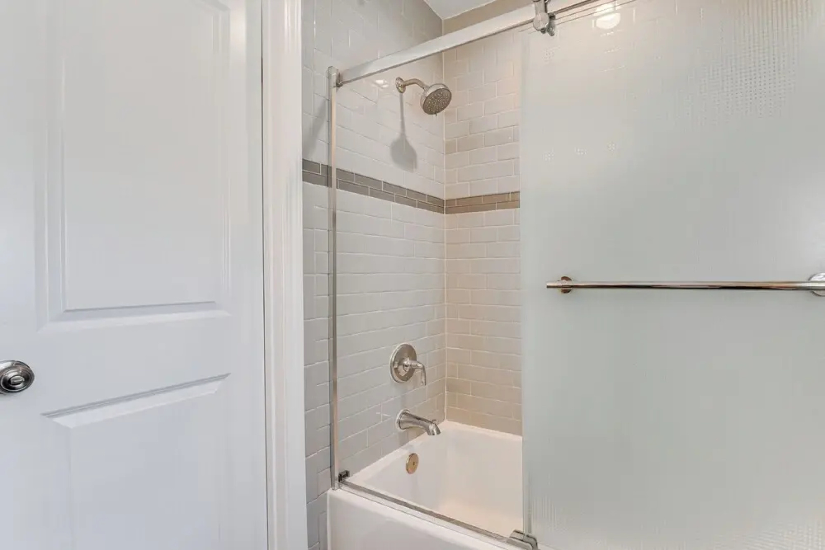 Chic College Park Cottage ~ 2 Mi to Main Street!