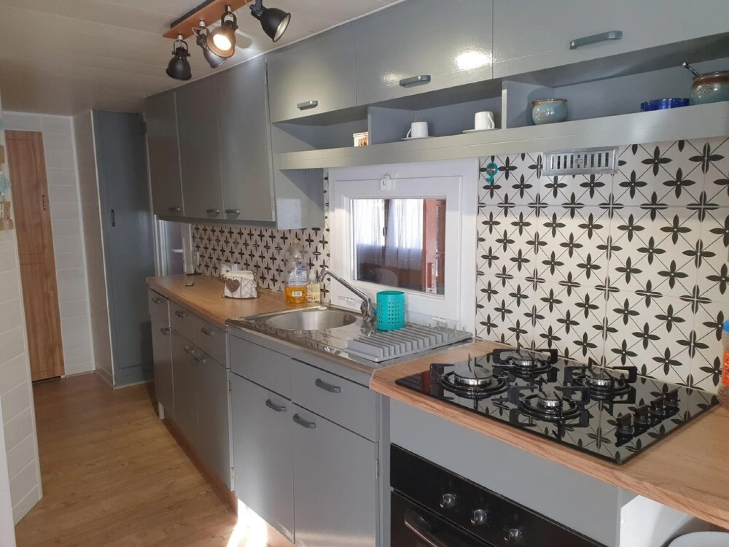 Bungalow With 2 Bedrooms in Besse-et-saint-anastaise, With Pool Access and Furnished Garden