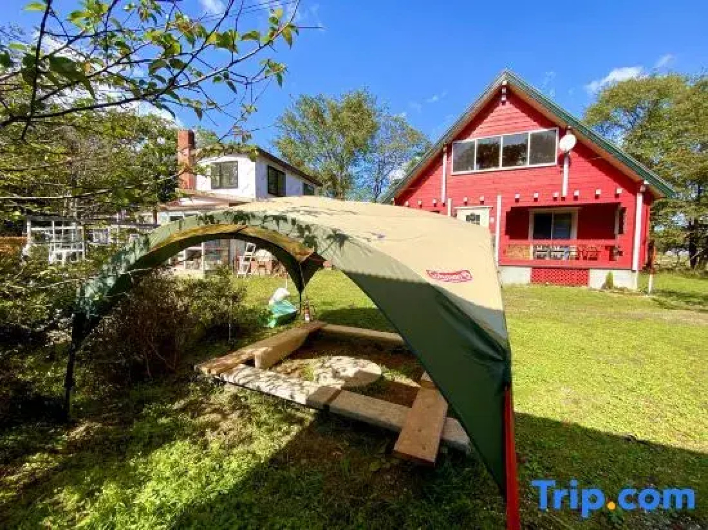 Tomy's Log House - Need Car