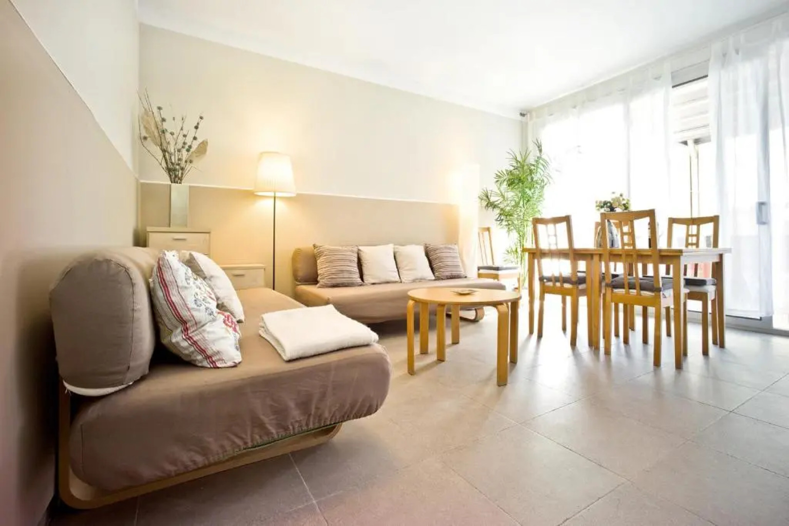 Amplio apartamento con terraza en zona muy tranquila