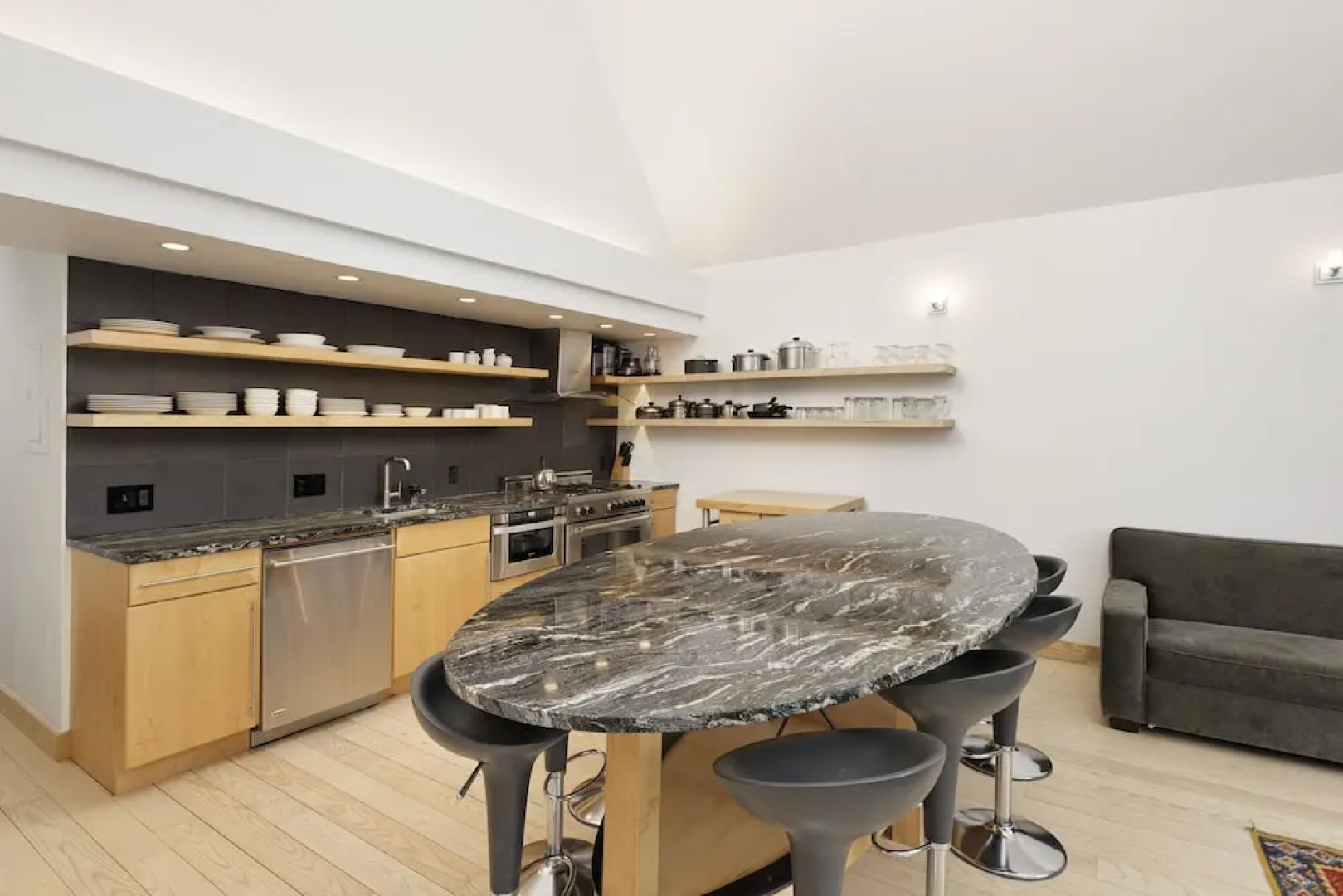 Fifth Avenue Condominiums by Frias