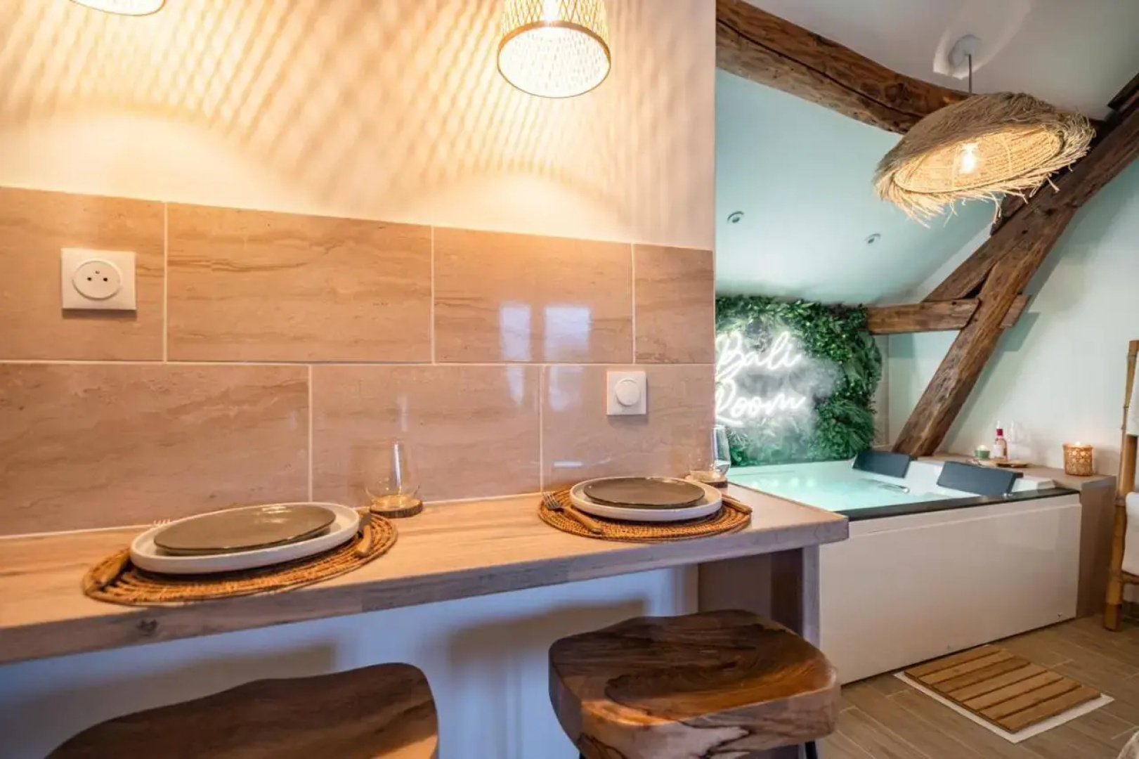 Bali Room / Magnifique Studio Evasion Jaccuzi (Adults Only)