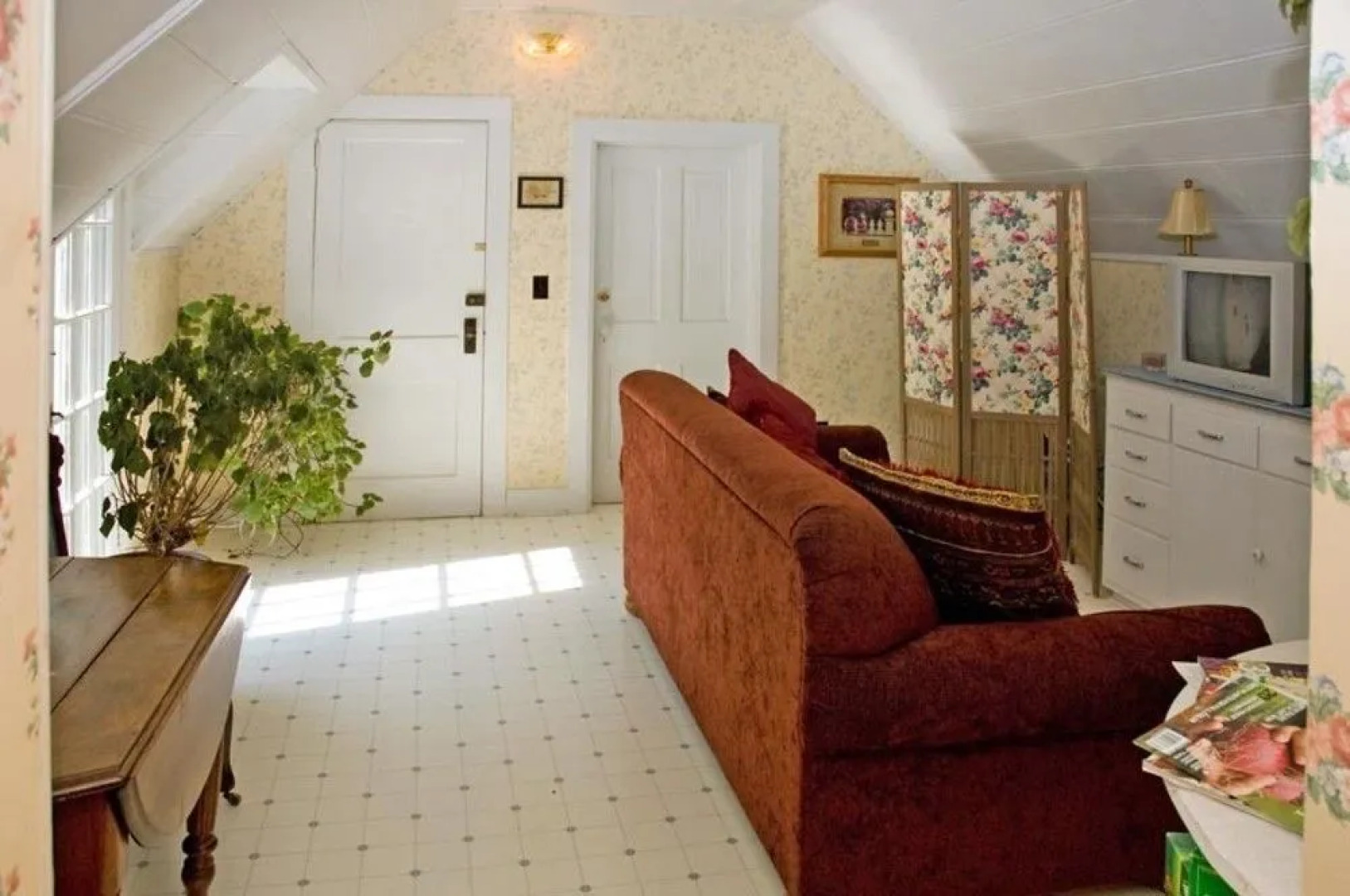 Lindsay House Bed and Breakfast