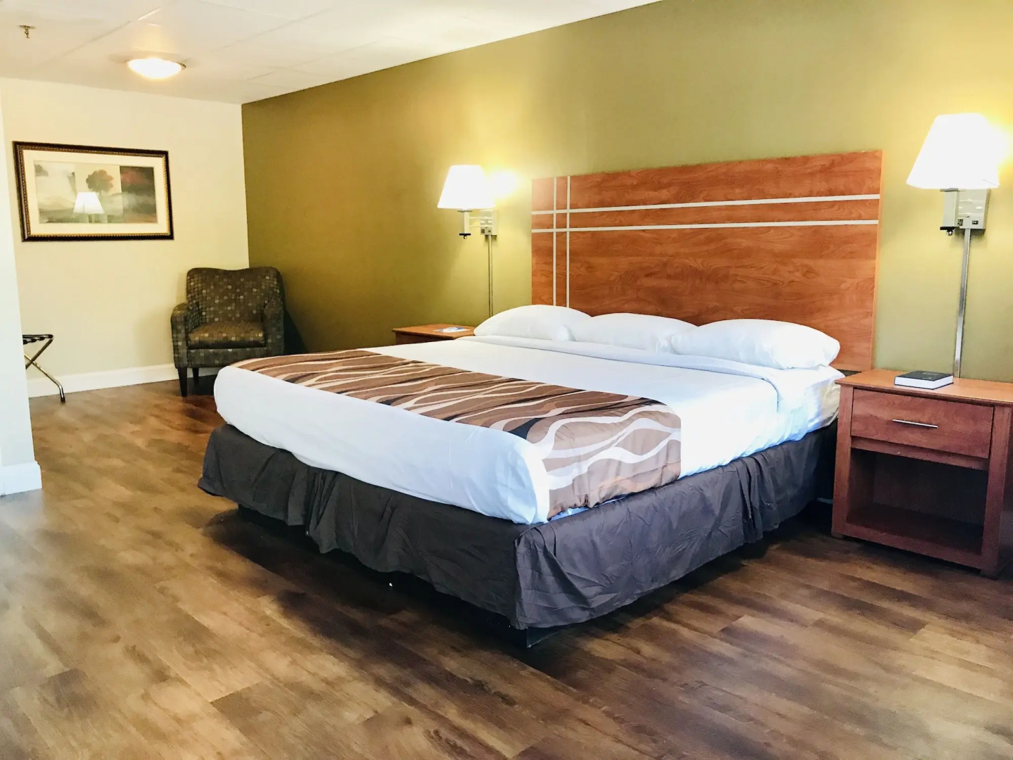 Red Roof Inn & Suites Swansea