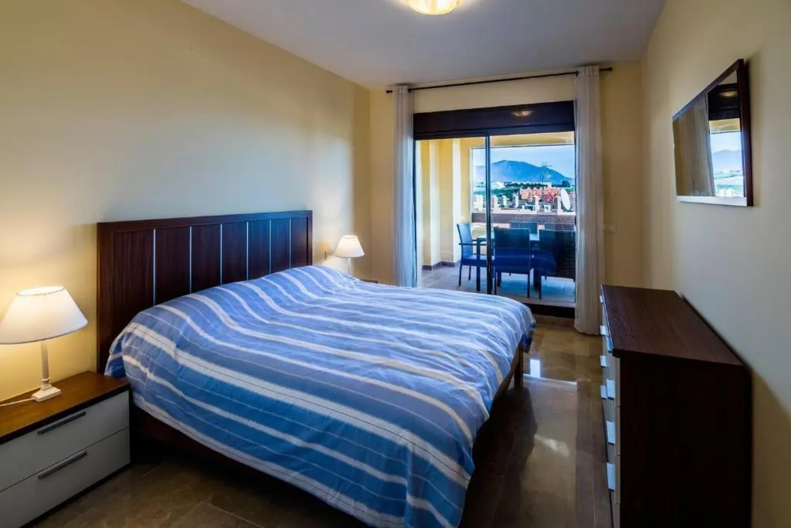 2134-Modern apt with terrace sea view