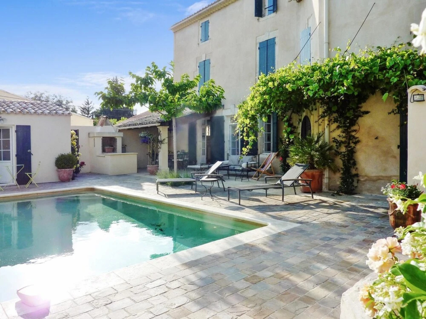 House With 4 Bedrooms in Mollégès, With Wonderful Mountain View, Priva