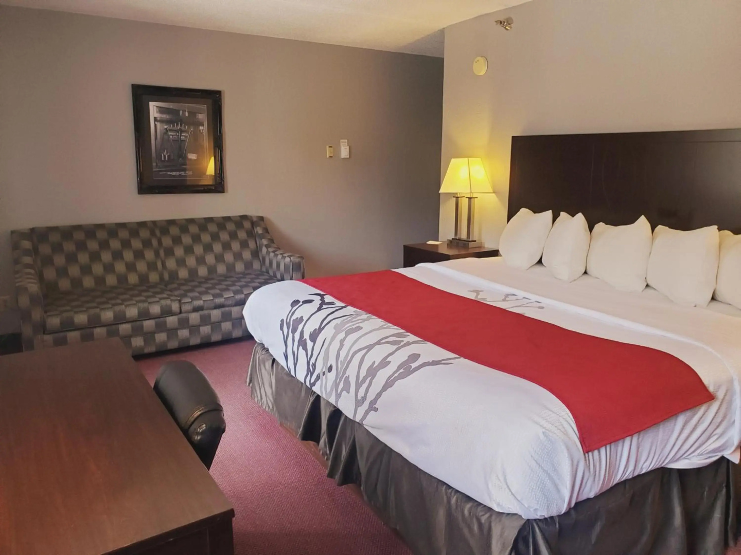 Blackstone Lodge & Suites