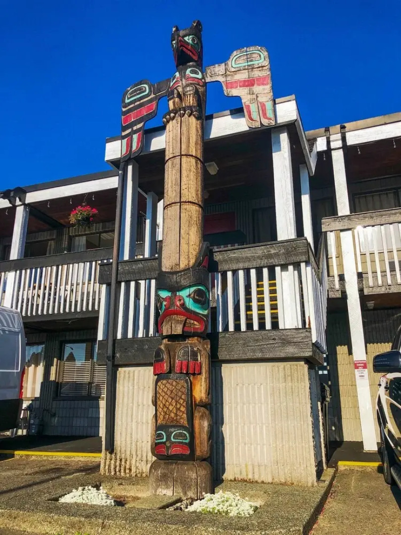 Thunderbird Motor Inn