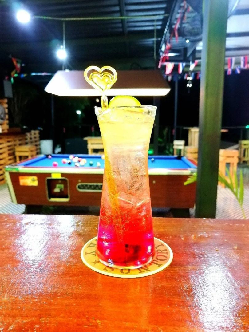 1715 House - White Rhino