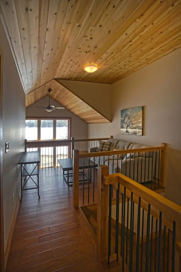 Lakefront Cottage with Stunning Lakeview