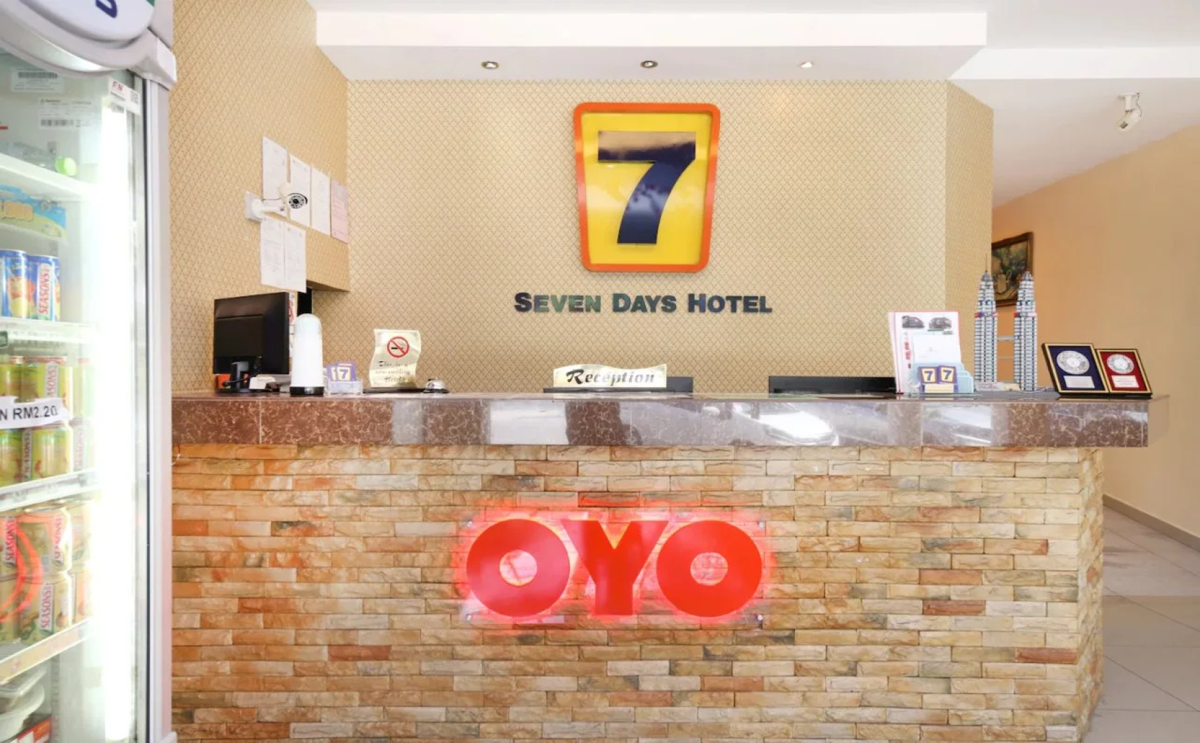OYO 635 Seven Days Hotel