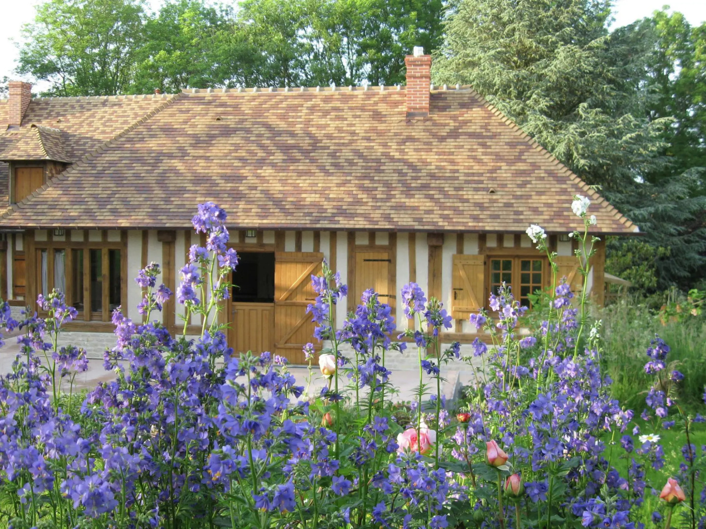Traditional house with garden in Dampsmesnil, 15km from Giverny.