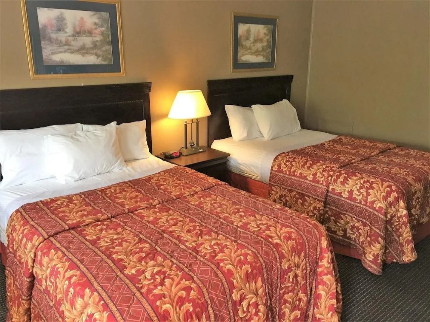 Red Carpet Inn & Suites - Albany Airport