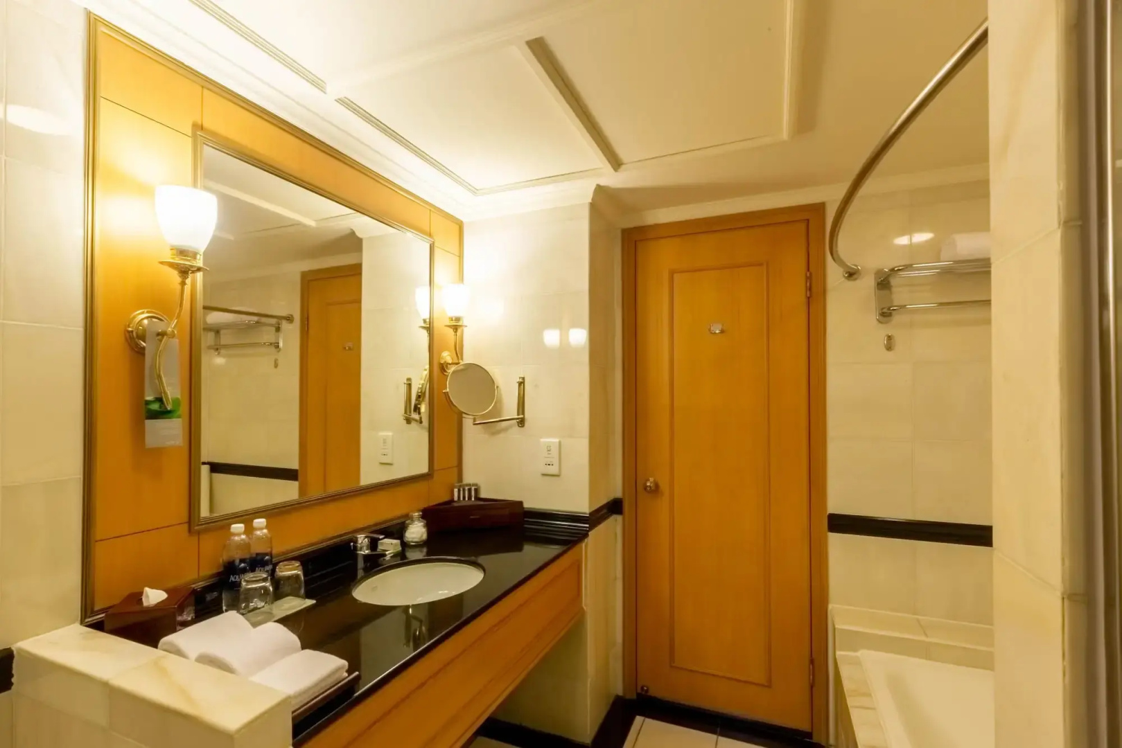 Renaissance Riverside Hotel Saigon