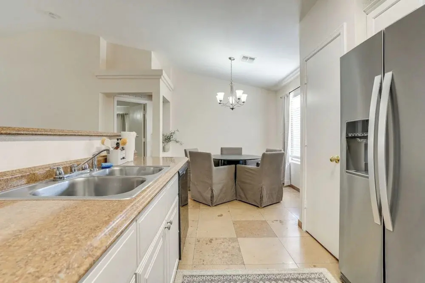 6 Mi to State Farm Stadium: Avondale Family Home!