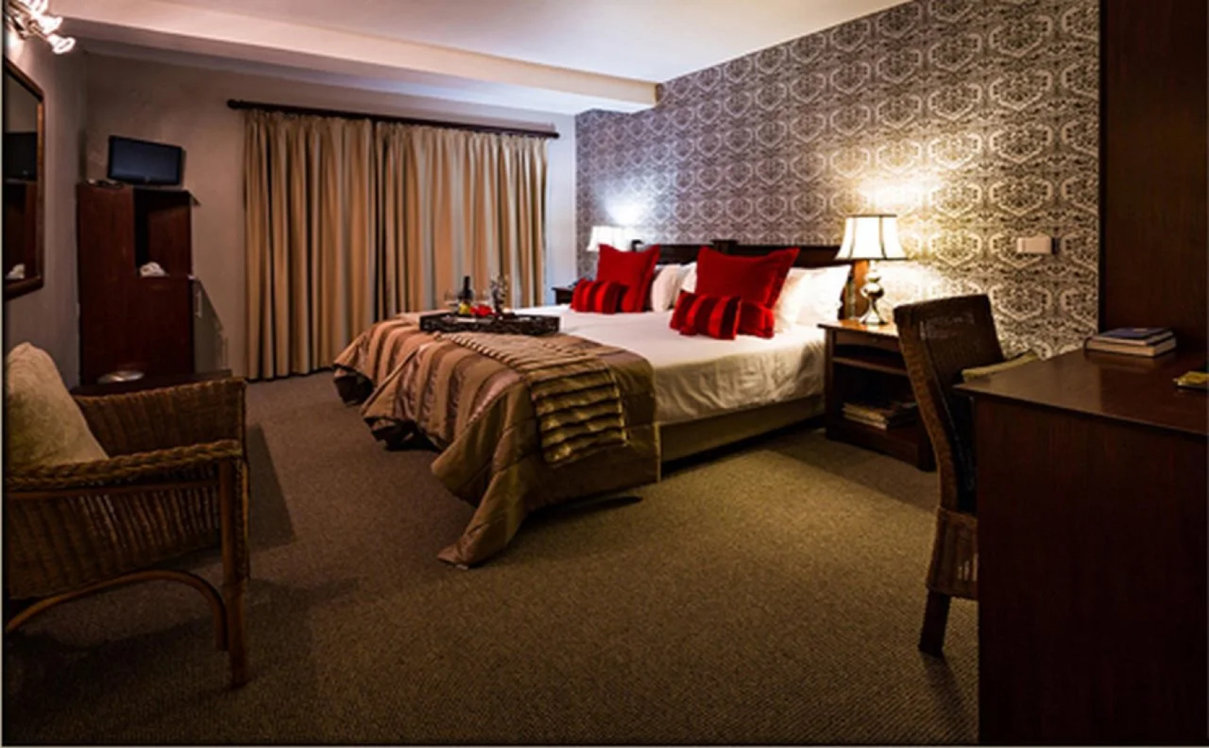 Thatchwood Country Lodge