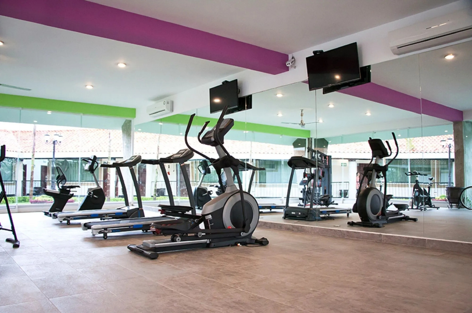 Hotel Ecce Inn & Spa