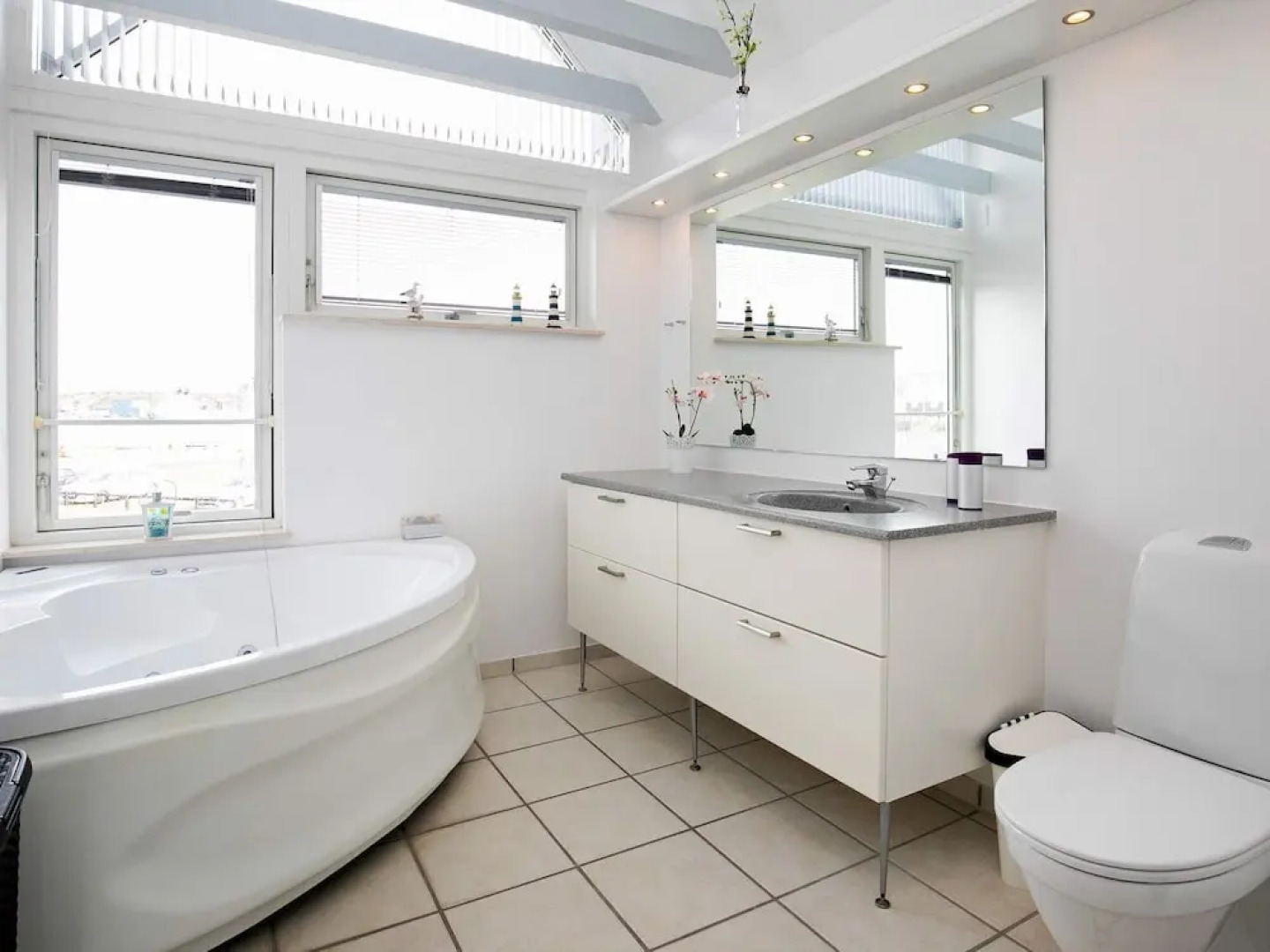 Elegant Holiday Home in Funen With Whirplool