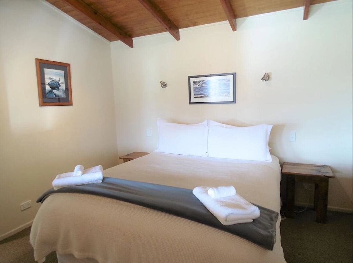 Nomads Rest Lake View Lodge