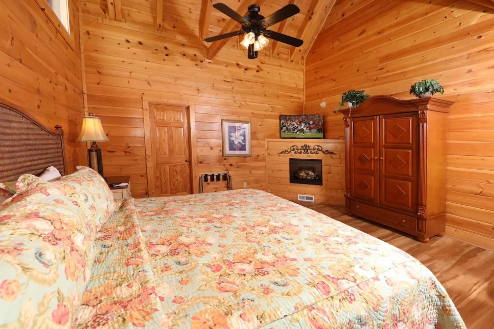 Mayberry - Three Bedroom Cabin