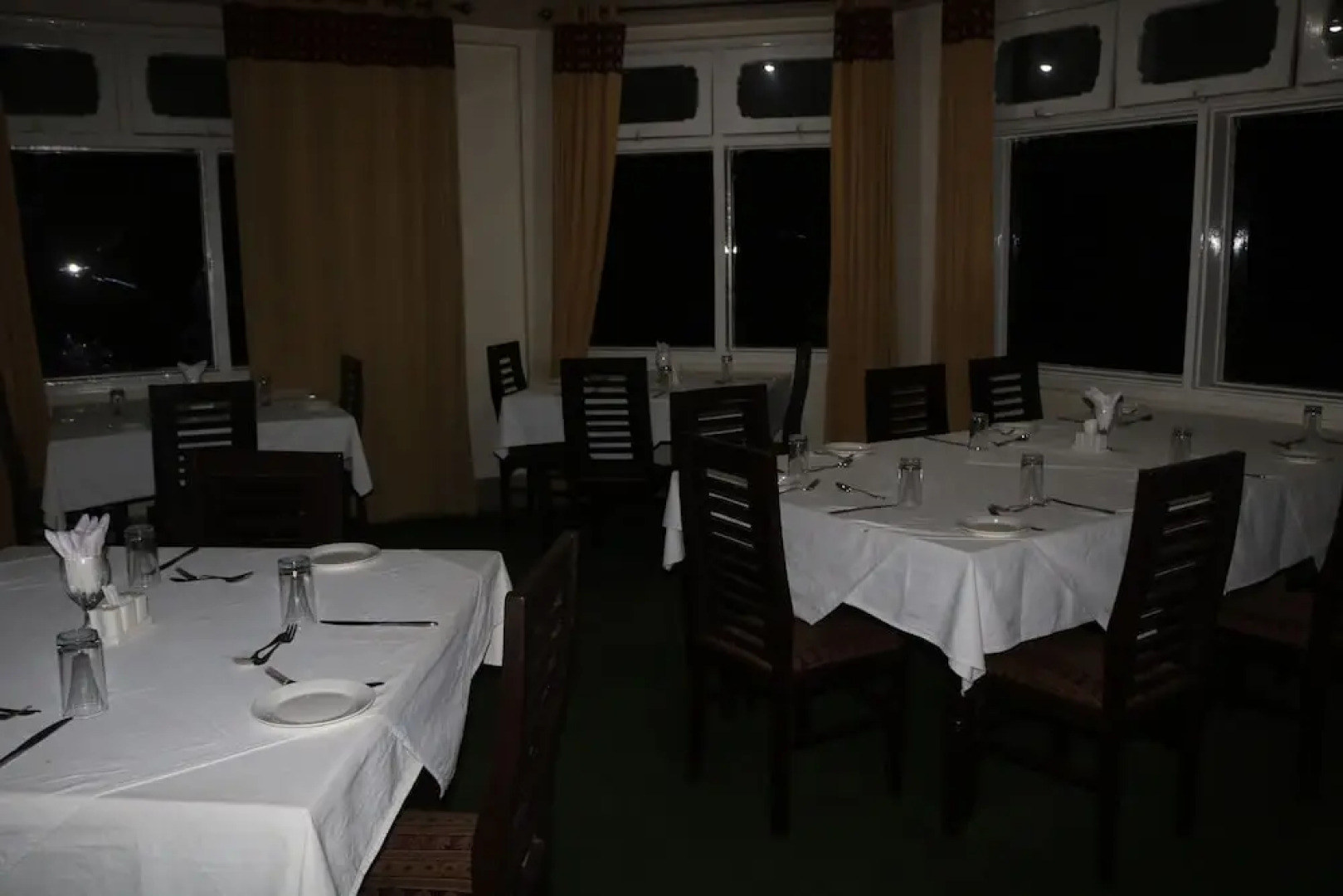 Grand Continental Hotel Gilgit