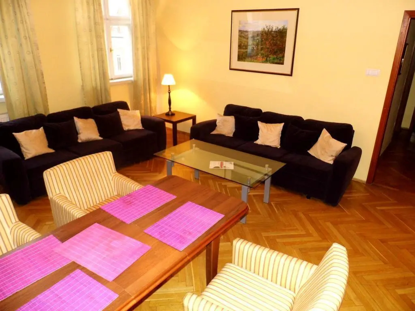 24W Apartments Rynek