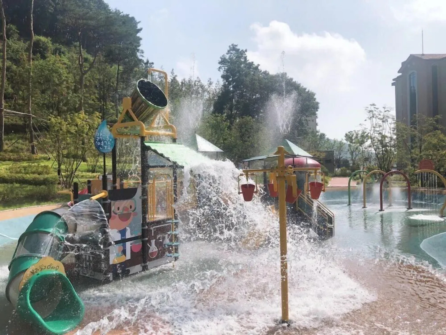 Baekhak Jayuro Resort