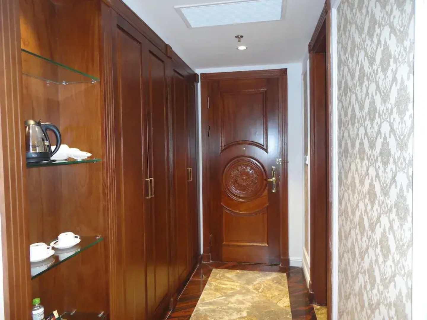 Hoang Nham Luxury Hotel