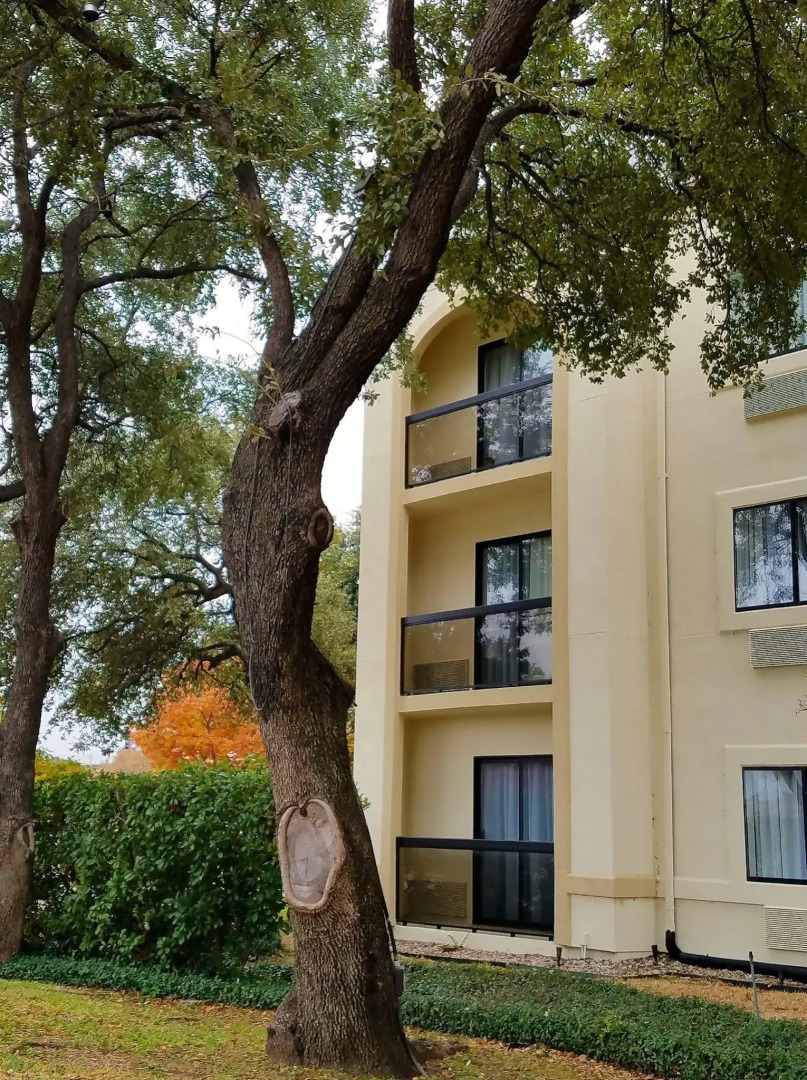 Holiday Inn Irving Las Colinas by IHG