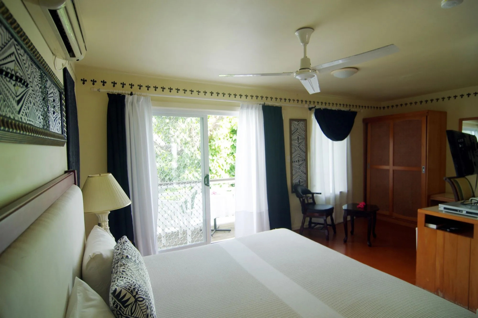 The Seaview Lodge