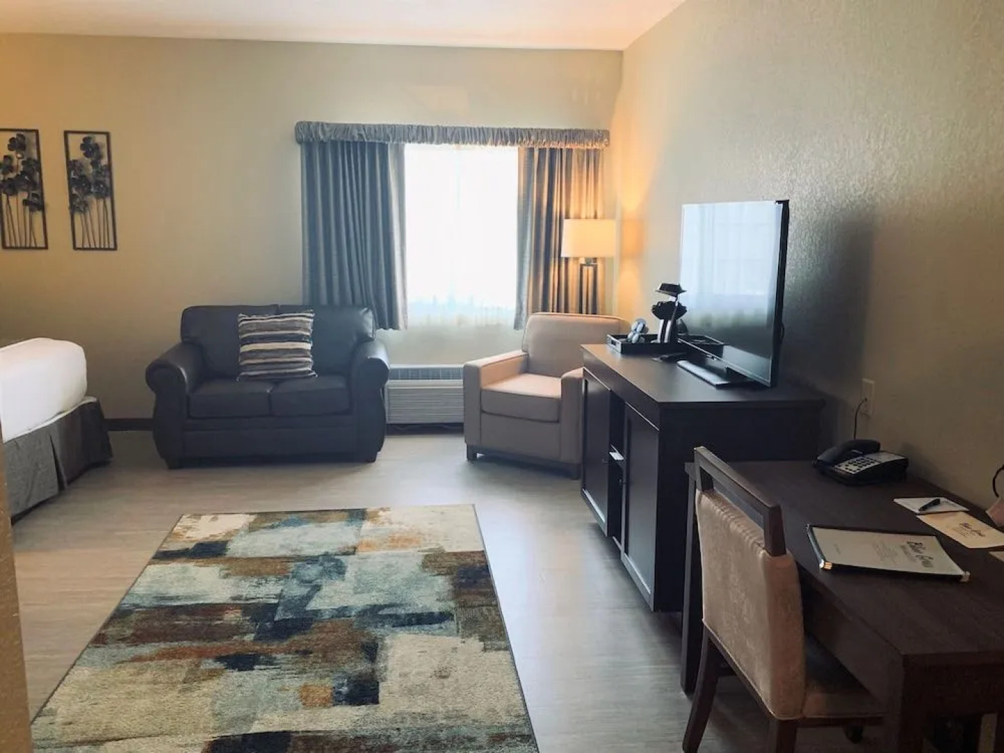 Blue Grass Inn & Suites