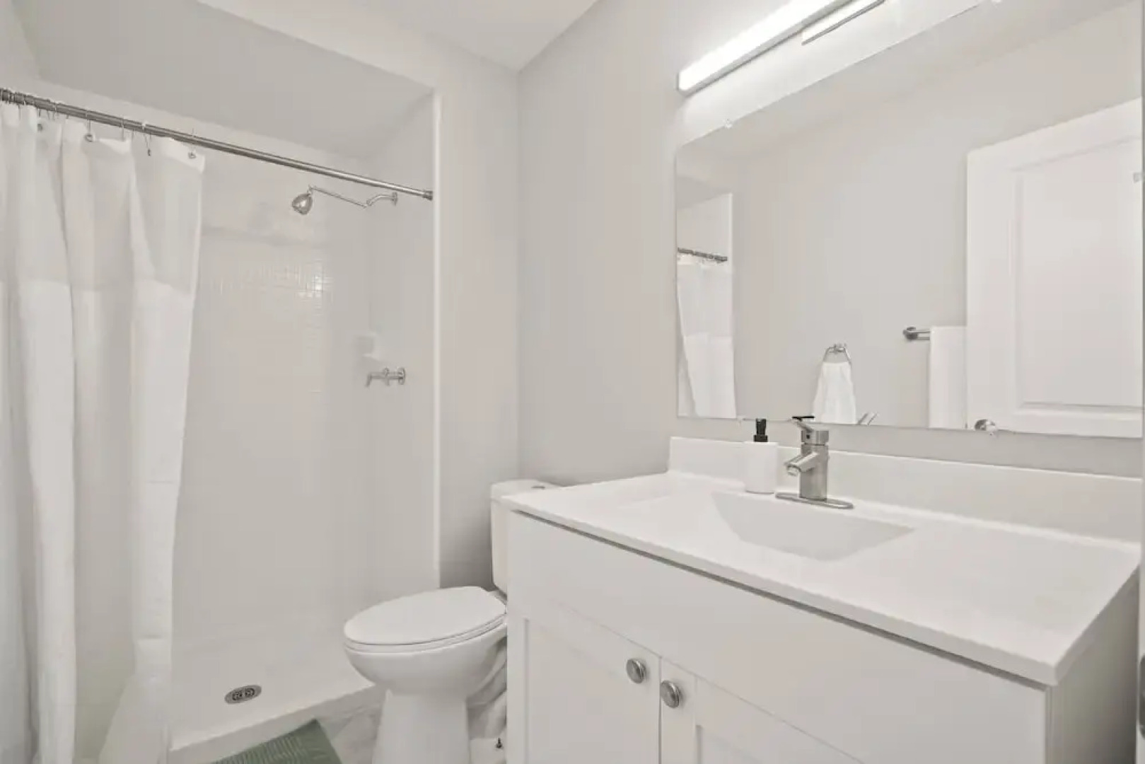 Relaxing 2BR 2BA Unit in the City