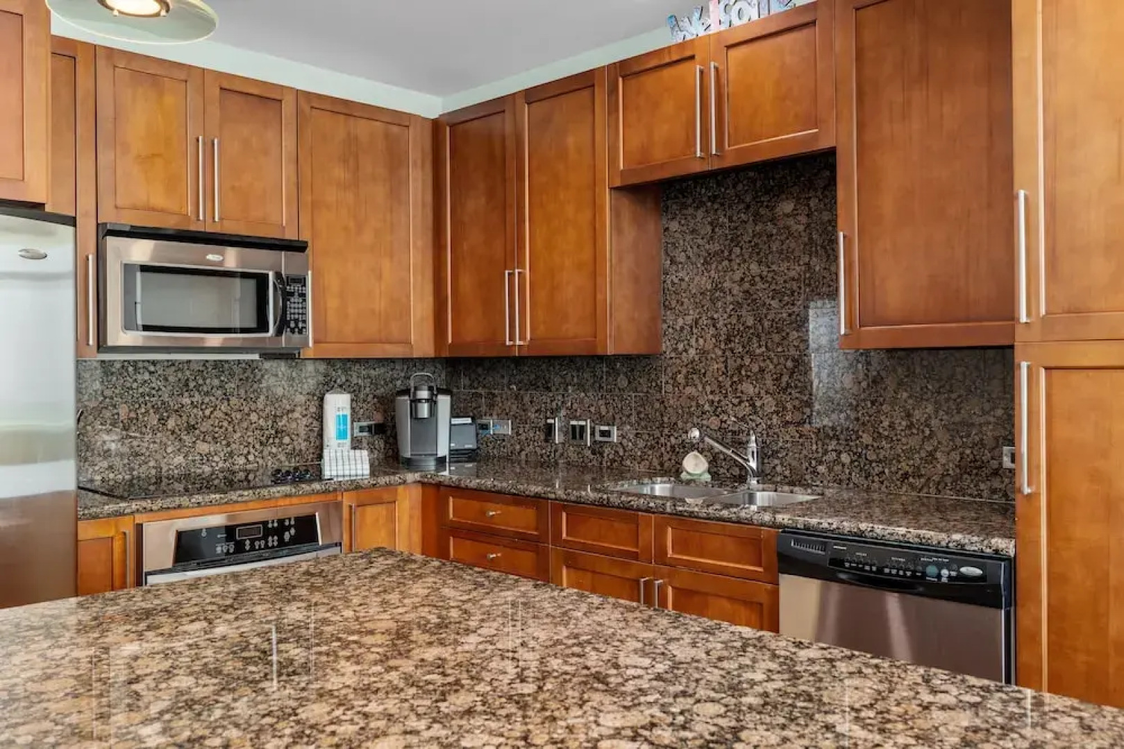 Sapphire Condo & Spa Unit # 406 3 Bedroom Condo