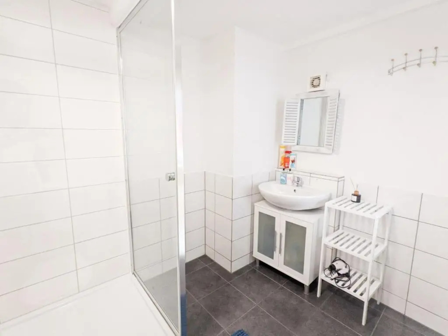 Flussblickwohnung mit Terrasse, Pool, Garten&Sauna - Zi2