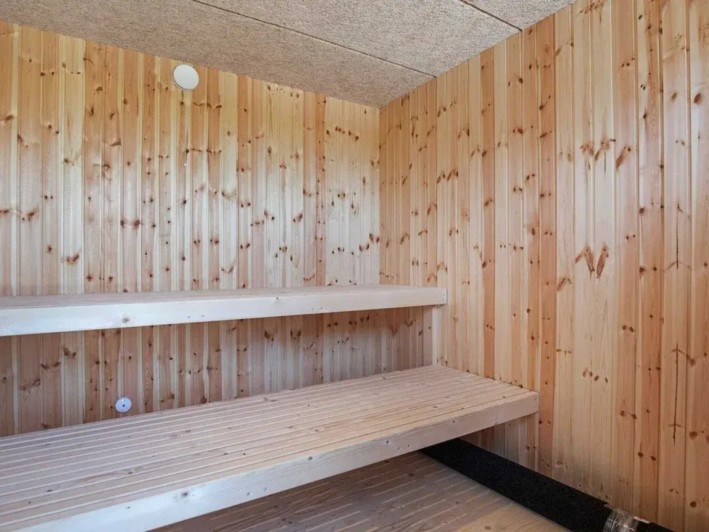 Luxurious Holiday Home in Jutland with Outdoor Hot Tub