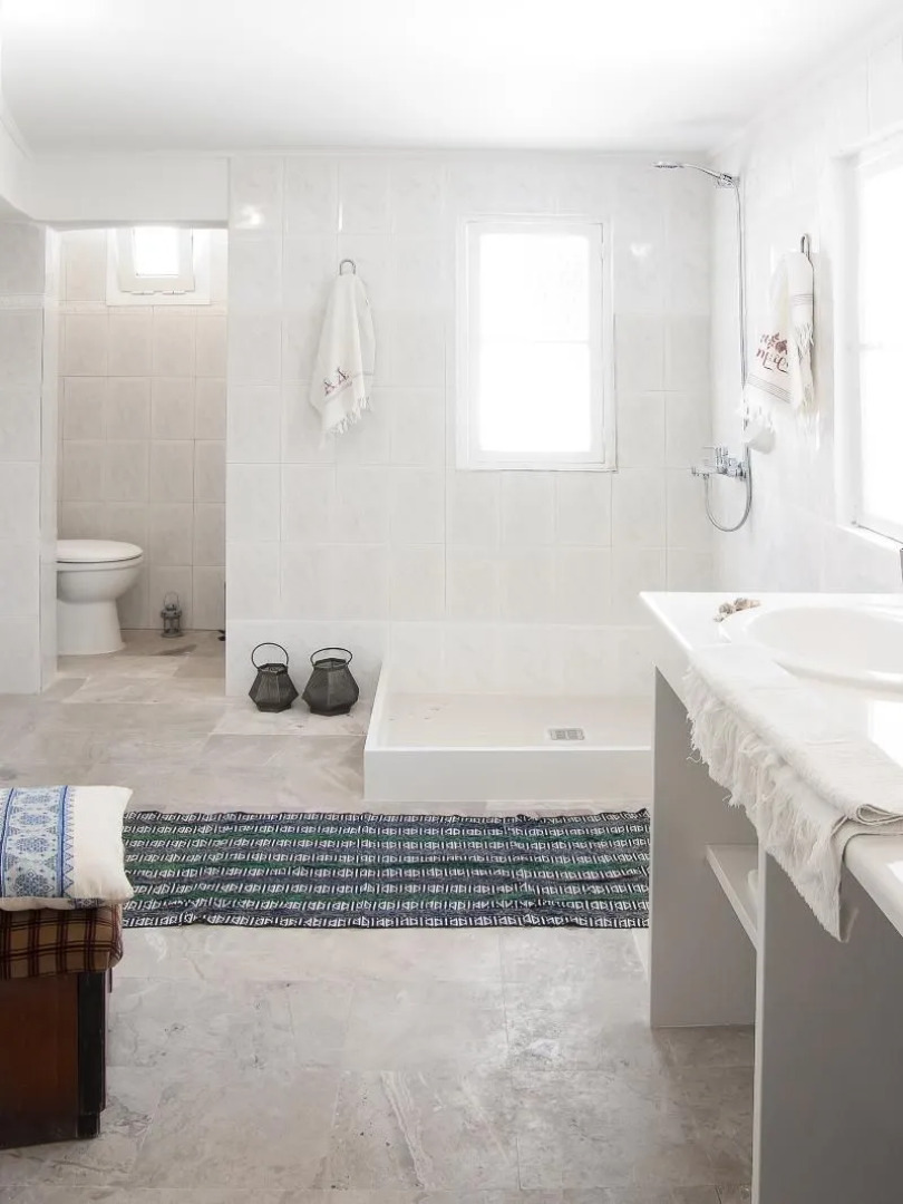 House 1910 by Zante Plaza