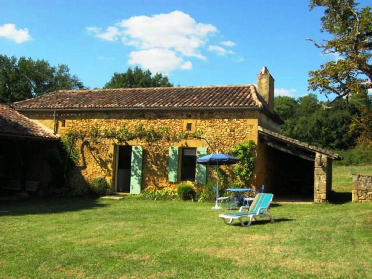 Cosy Holiday Home in Sainte-Croix with Garden