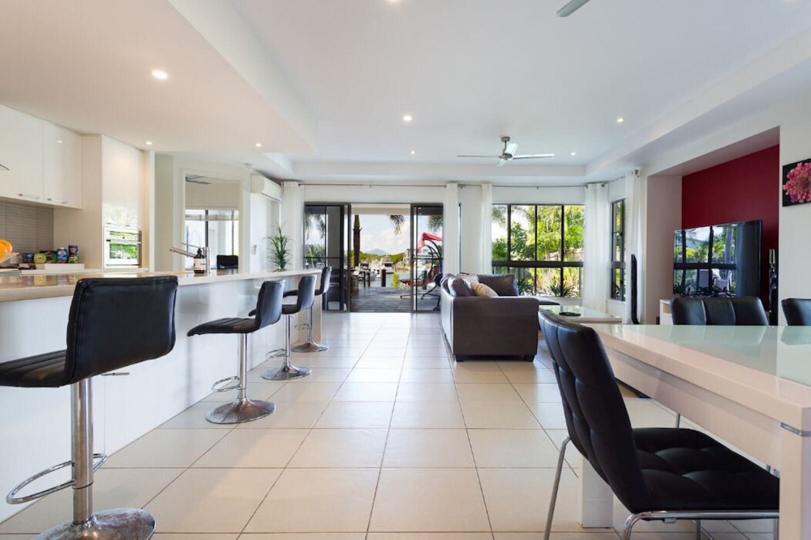 Cairns Beaches Home With Water View