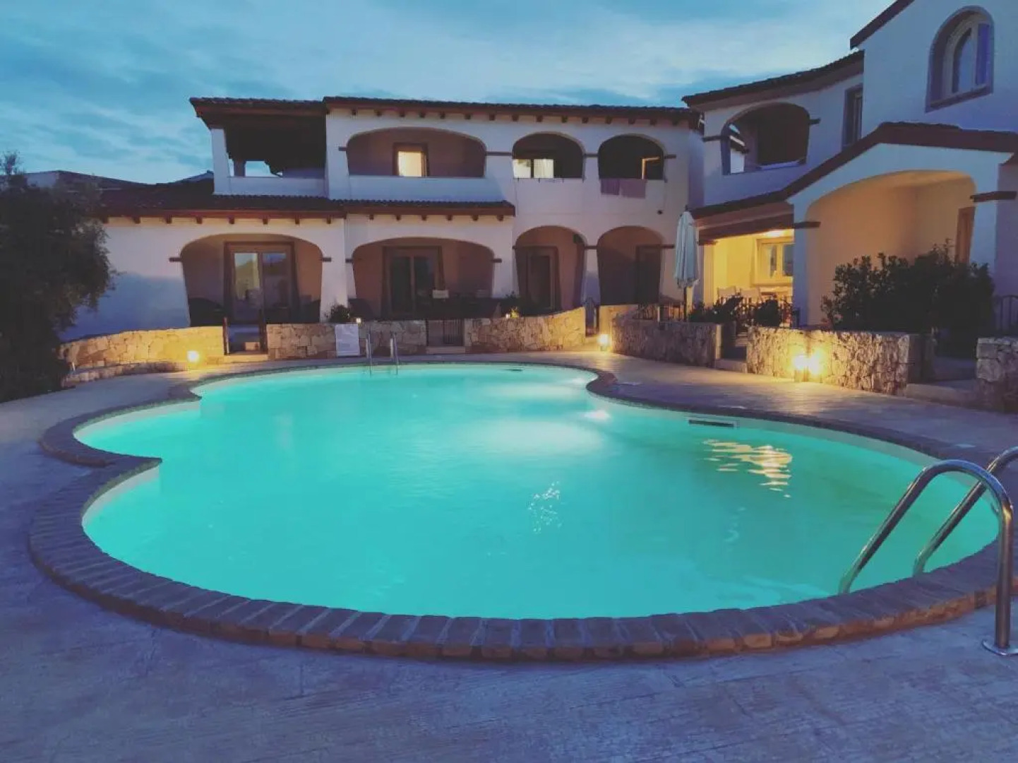 Turquoise & Wood Stylish House 23