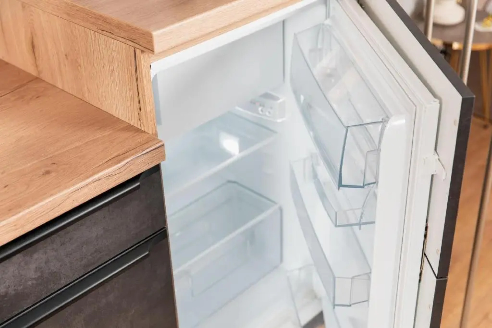 Eriss Studio Suite - OZone building apartment