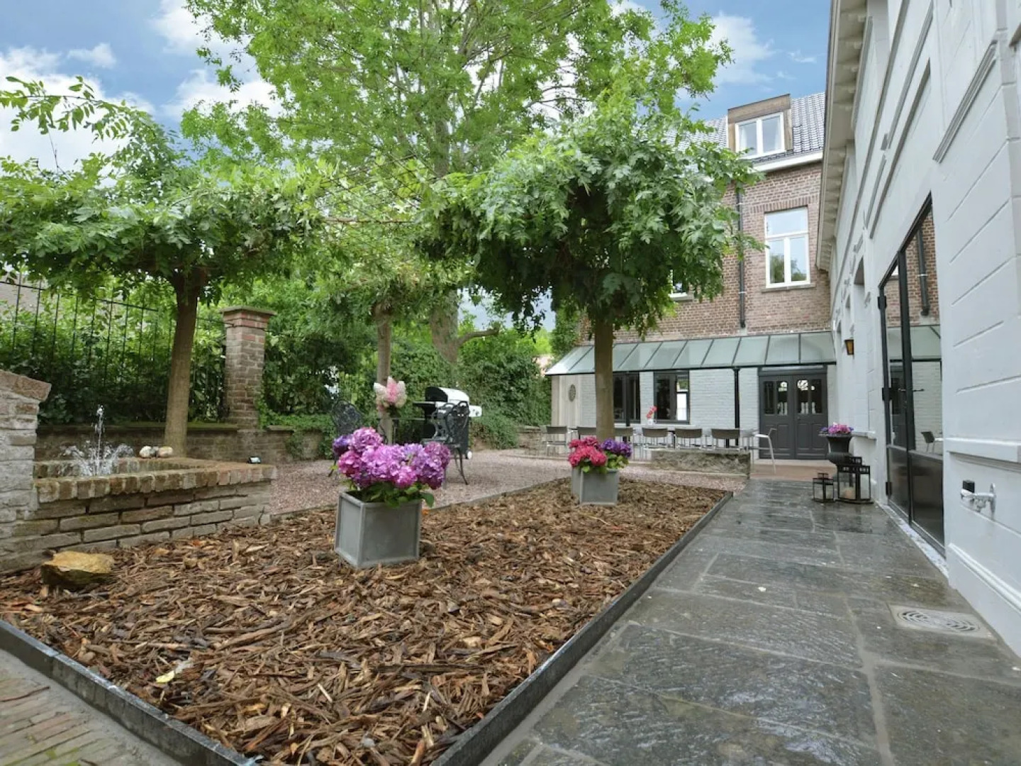 Luxurious Villa in Heuvelland with Garden