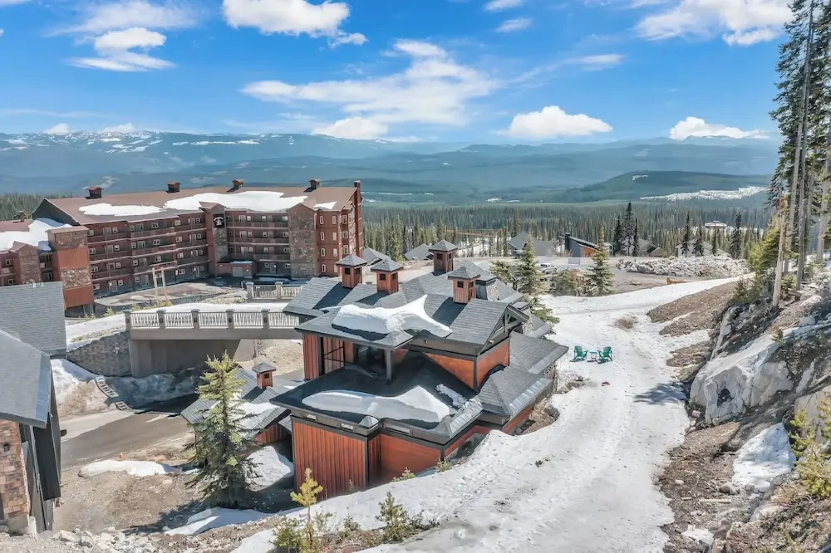 Snow Therapy Chalet Ski In Out & Hot Tub